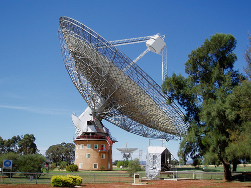 CSIRO Parkes Radio Telescope by amandabhslater parkes telescope photo